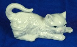 Статуэтка "котенок", фарфор 